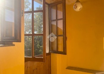 Semi-detached house Frazione quario, Strona - photo 3