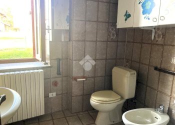 Semi-detached house Frazione quario, Strona - photo 14