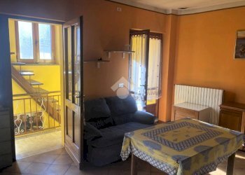 Semi-detached house Frazione quario, Strona - photo 18