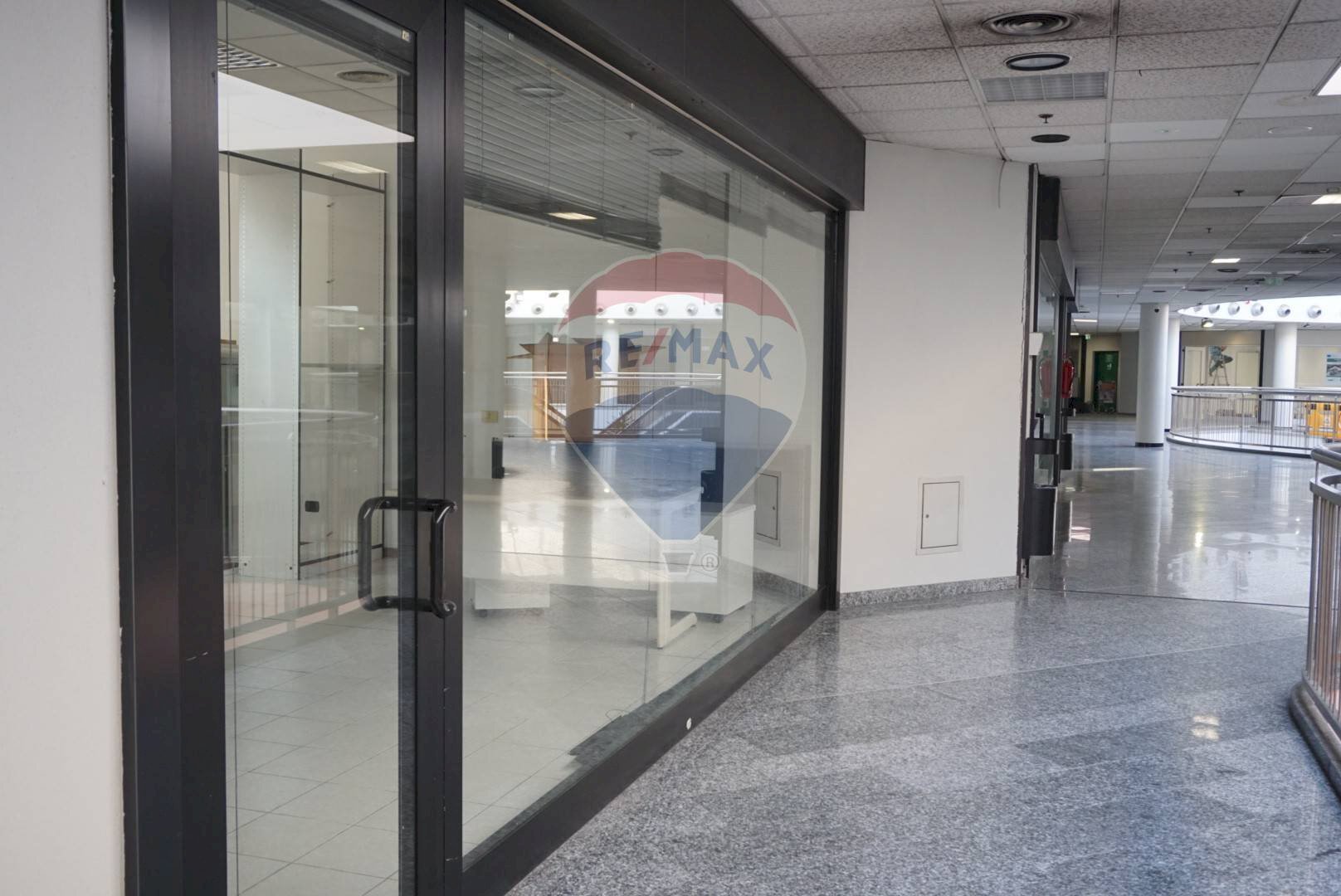 Vetrina - Shop Via Kennedy
 
28, Brugherio - photo 2