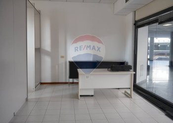 Negozio - Negozio Via Kennedy
 
28, Brugherio - foto 4