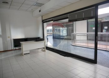 Negozio - Negozio Via Kennedy
 
28, Brugherio - foto 5