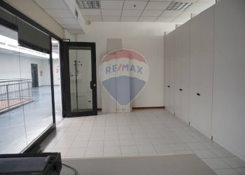 Negozio - Negozio Via Kennedy
 
28, Brugherio - foto 7