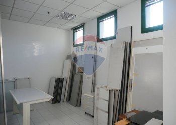 Negozio - Negozio Via Kennedy
 
28, Brugherio - foto 12