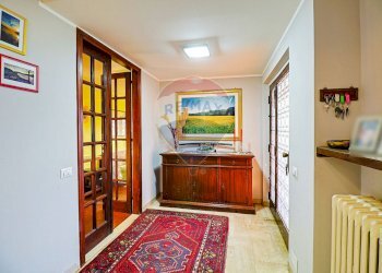 Hall / corridoio - Villa Via Longhirolo
 
22, Luino - foto 18