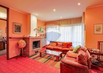 Soggiorno - Villa Via Longhirolo
 
22, Luino - foto 30