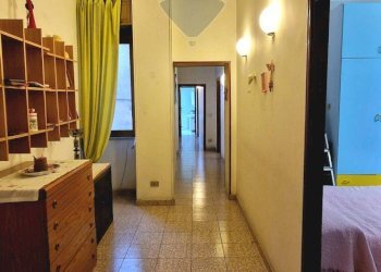 Hall / corridoio - Quadrilocale Via Dei Vergini
 
29, Napoli - foto 40