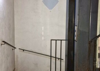 Ricezione / Lobby - Quadrilocale Via Dei Vergini
 
29, Napoli - foto 43