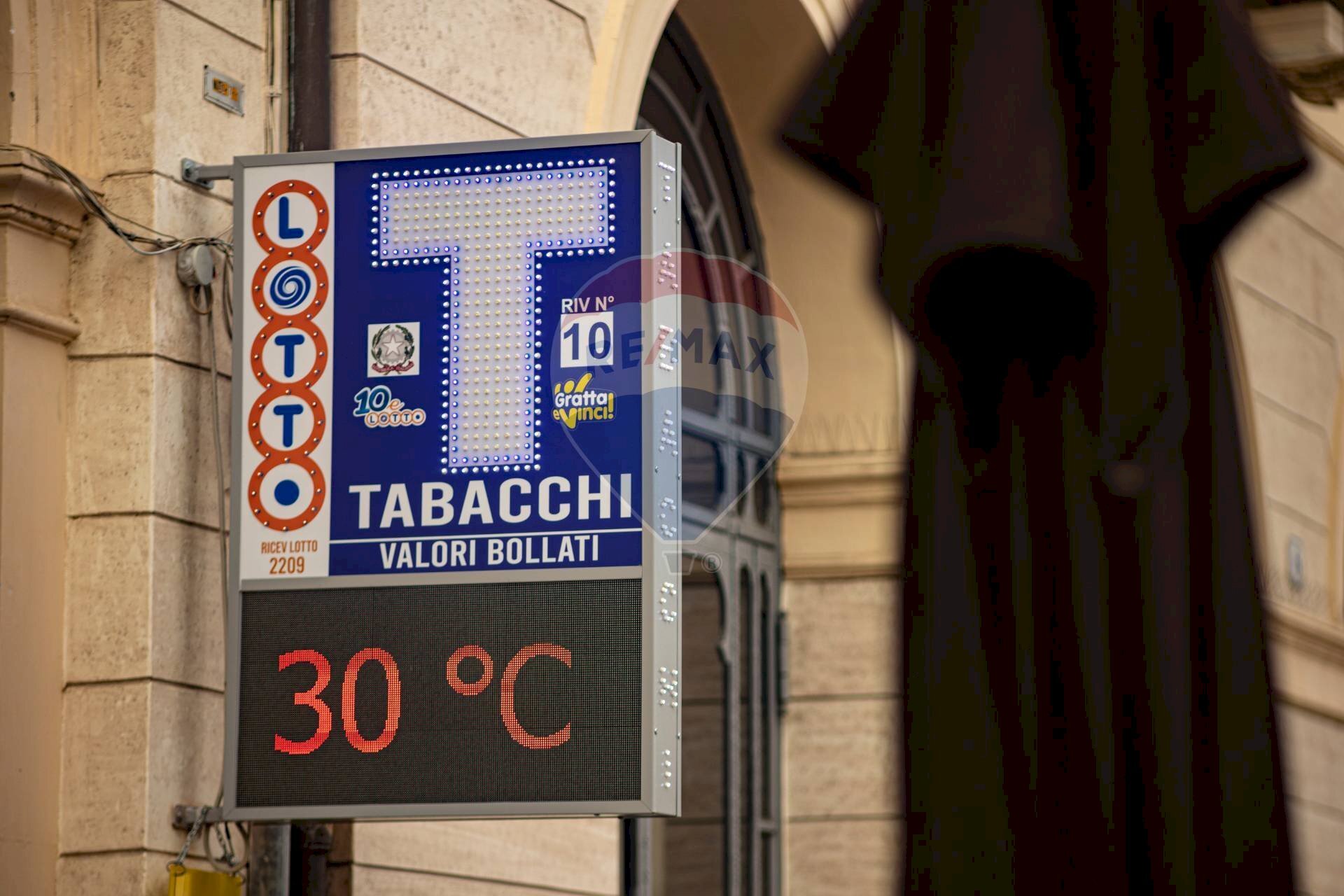 Edificio all\'aperto - Commercial Activity Via Vittorio Emanuele II
 
19, Acireale - photo 1