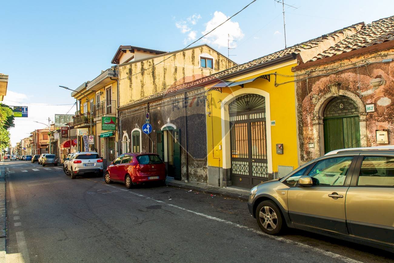 Edificio all\'aperto - Commercial Premises Via Francesco Crispi
165, Trecastagni - photo 3