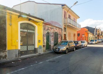 Edificio all\'aperto - Locale Commerciale Via Francesco Crispi
 
165, Trecastagni - foto 2