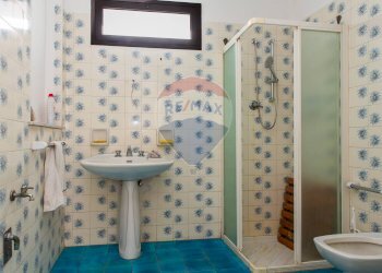 Bagno - Locale Commerciale Via Francesco Crispi
 
165, Trecastagni - foto 8