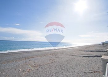 Vista dell\'acqua - Bilocale via piccolo torrente Pagliara
 
14, Roccalumera - foto 33