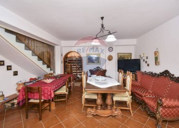 Sala da pranzo - Semi-detached house VIa Martiri d'Ungheria
 
22, Milo - photo 13