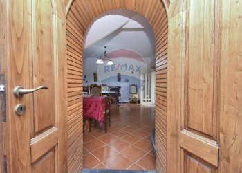 Hall / corridoio - Semi-detached house VIa Martiri d'Ungheria
 
22, Milo - photo 19