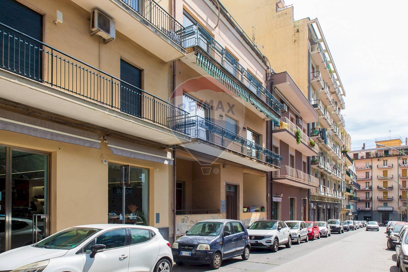 Edificio all\'aperto - Trilocale Via Veneto
 
38, Acireale - foto 3