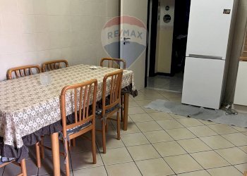 Sala da pranzo - Quadrilocale Via Croce
 
72, Aci Catena - foto 6