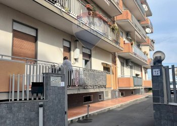 Edificio all\'aperto - Quadrilocale Via Croce
 
72, Aci Catena - foto 15