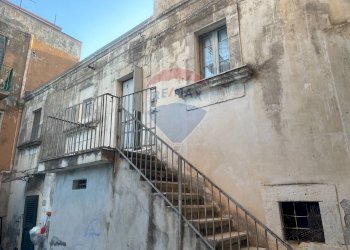 Edificio all\'aperto - Casa indipendente CORTILE BUFFO
 
5, Militello in Val di Catania - foto 7
