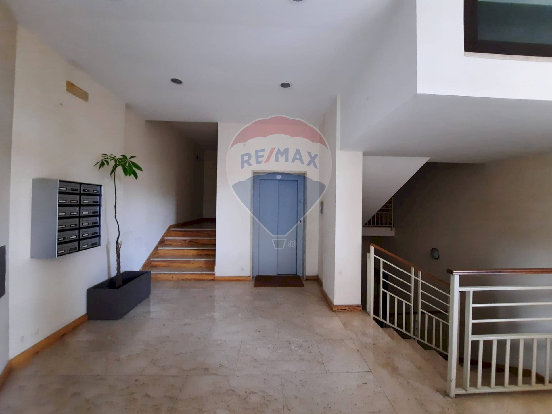 Ricezione / Lobby - Trilocale Viale Principe Umberto
 
87, Caltagirone - foto 2