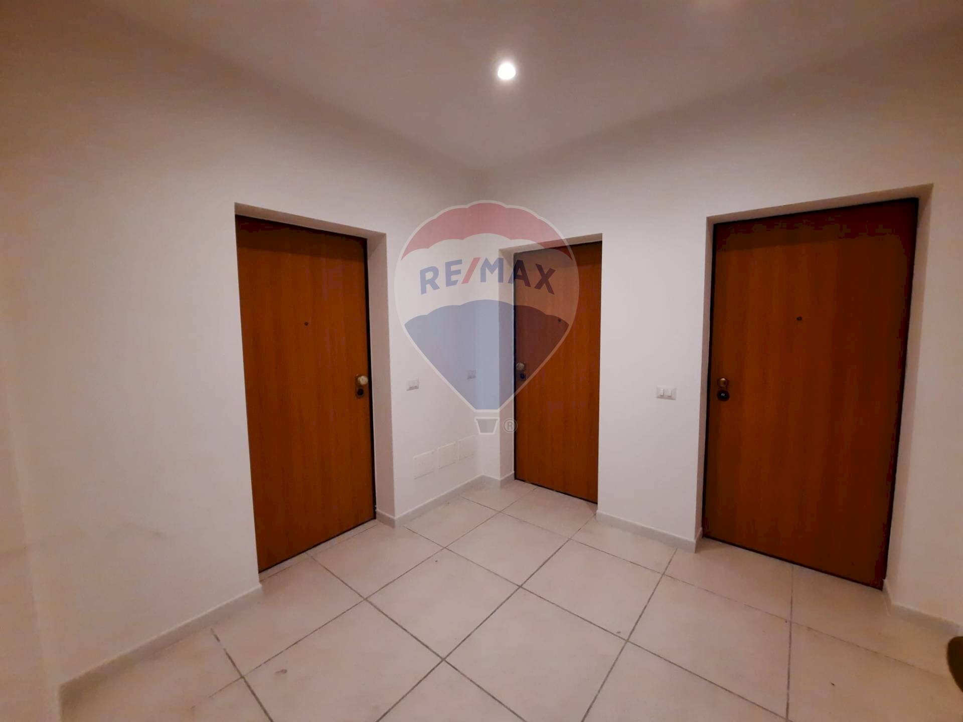 Hall / corridoio - Trilocale Viale Principe Umberto
 
87, Caltagirone - foto 3