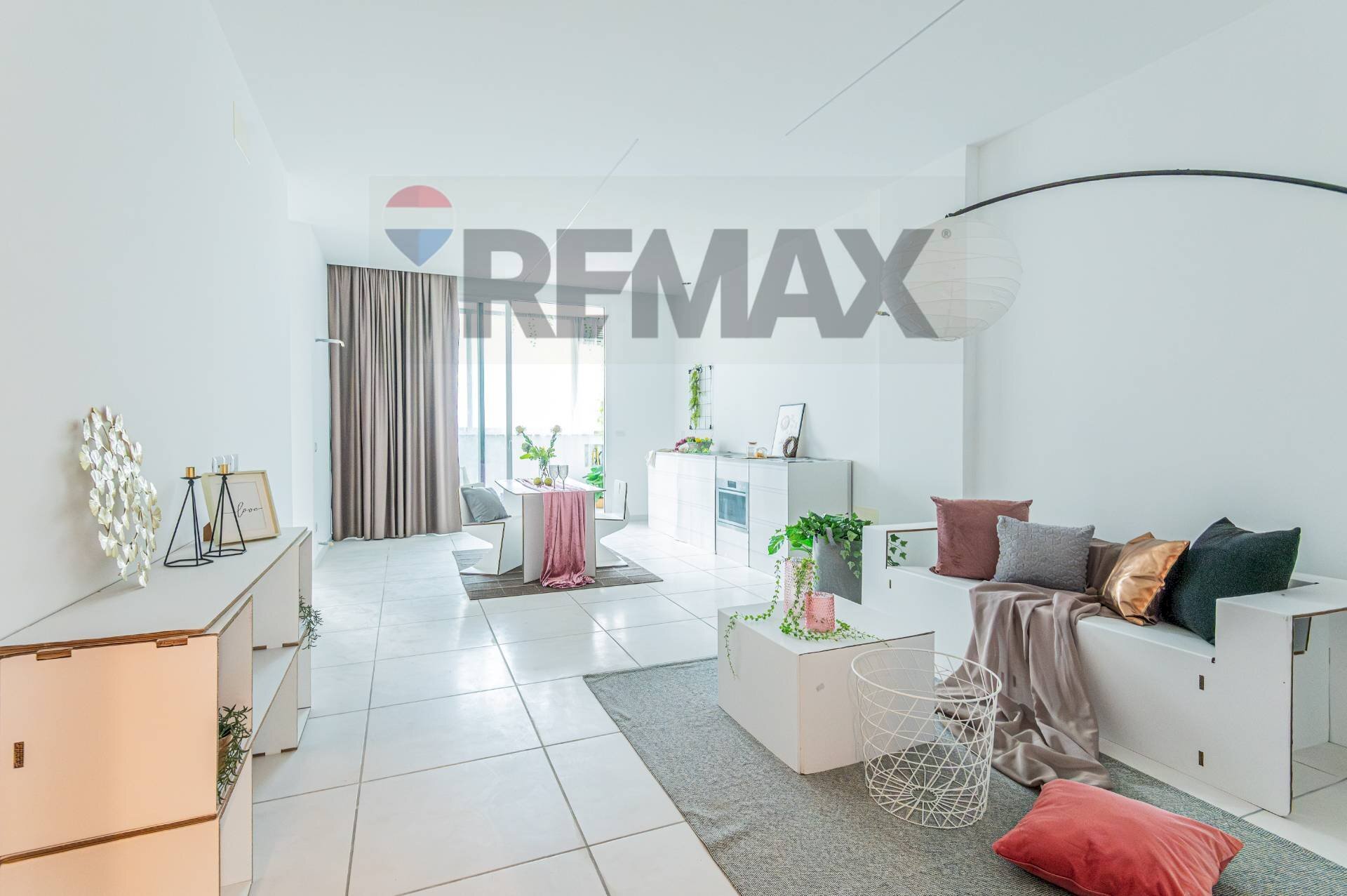 Soggiorno - Three-room apartment Viale Principe Umberto
 
87, Caltagirone - photo 1