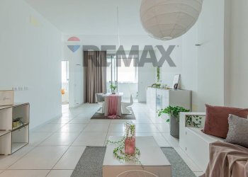 Soggiorno - Three-room apartment Viale Principe Umberto
 
87, Caltagirone - photo 2