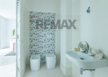 Bagno - Three-room apartment Viale Principe Umberto
 
87, Caltagirone - photo 13