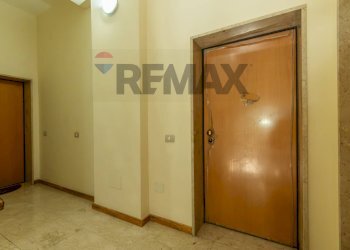 Hall / corridoio - Three-room apartment Viale Principe Umberto
 
87, Caltagirone - photo 24
