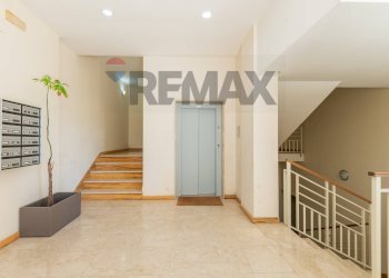 Ricezione / Lobby - Three-room apartment Viale Principe Umberto
 
87, Caltagirone - photo 26