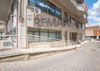 Edificio all\'aperto - Three-room apartment Viale Principe Umberto
 
87, Caltagirone - photo 27