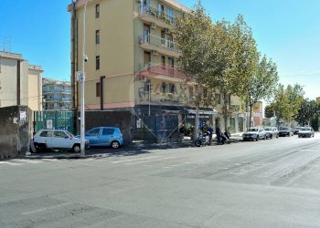 Edificio all\'aperto - Locale Commerciale Via Eugenio Barsanti
16/A, Catania - foto 75
