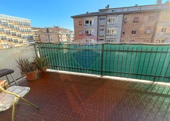 Terrazza - Quadrilocale Piazzale Anna Frank
 
17, Perugia - foto 12