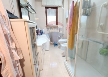 Bagno - Quadrilocale Piazzale Anna Frank
 
17, Perugia - foto 24