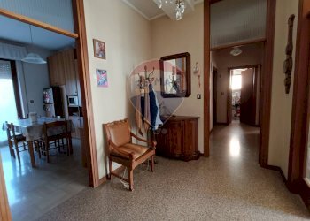 Hall / corridoio - Quadrilocale Piazzale Anna Frank
 
17, Perugia - foto 28