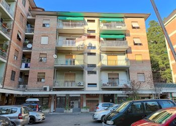 Edificio all\'aperto - Quadrilocale Piazzale Anna Frank
 
17, Perugia - foto 1