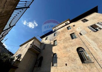 Edificio all\'aperto - Four-room apartment Vallerano - photo 2