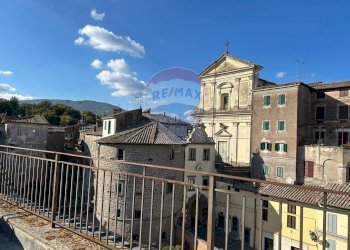 Edificio all\'aperto - Four-room apartment Vallerano - photo 12