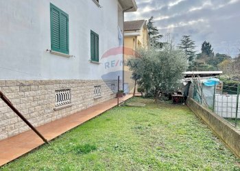 Giardino - Villa Via Pietro Rossi
 
7, Bastia Umbra - foto 5