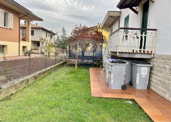 Giardino - Villa Via Pietro Rossi
 
7, Bastia Umbra - foto 6