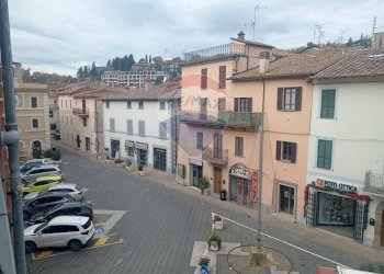 Edificio all\'aperto - Quadrilocale Via Giuseppe Mazzini
 
27, Panicale - foto 12