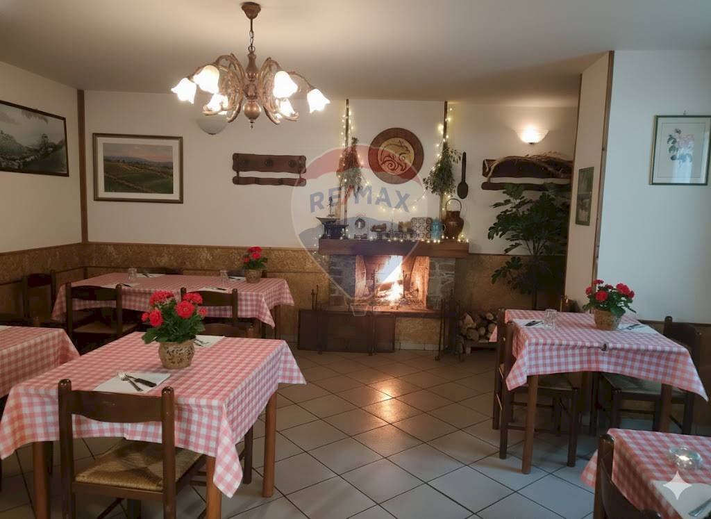 Sala da pranzo - Rustico Via Monte Tavianella
5, Castiglione dei Pepoli - foto 2