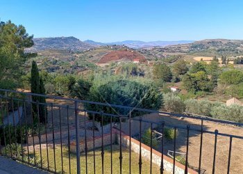 Vista delle montagne - Villa Contrada Zagaria
 
snc, Enna - foto 27