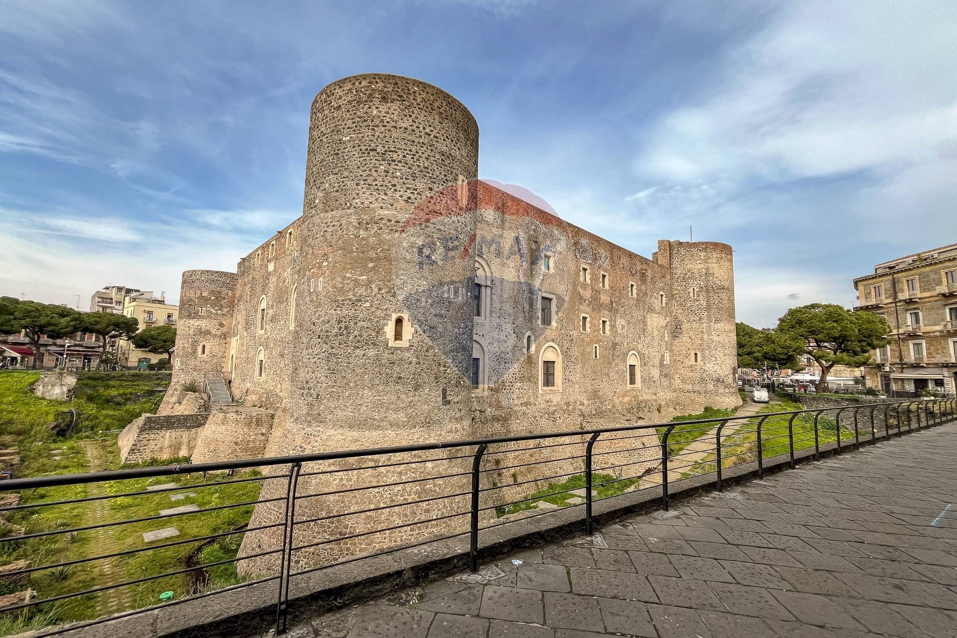 Edificio all\'aperto - Appartamento Piazza Federico Di Svevia
 
27, Catania - foto 1