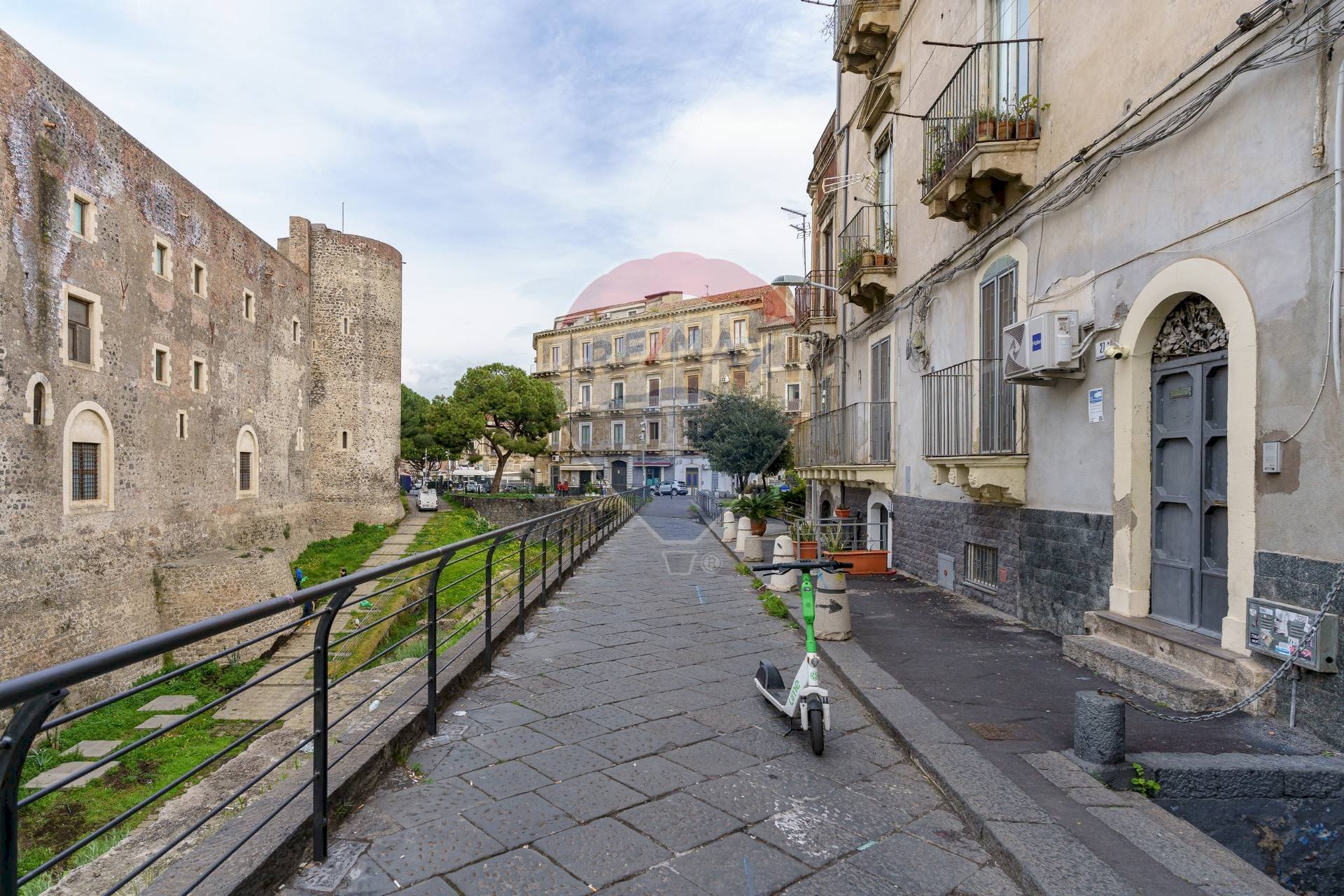 Edificio all\'aperto - Appartamento Piazza Federico Di Svevia
27, Catania - foto 3