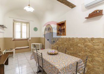 Sala da pranzo - Appartamento Piazza Federico Di Svevia
 
27, Catania - foto 20