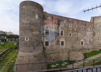Edificio all\'aperto - Appartamento Piazza Federico Di Svevia
 
27, Catania - foto 24