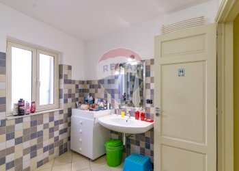 Bagno - Independent house Via Idria
 
14, Troina - photo 16