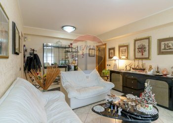 Soggiorno - Quadrilocale Via San Giovanni Galermo
 
30, Gravina di Catania - foto 4