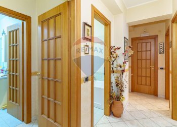 Hall / corridoio - Quadrilocale Via San Giovanni Galermo
 
30, Gravina di Catania - foto 5